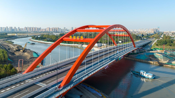 昆山沿沪大道对接上海青浦区胜利路工程在吴淞江上新建一座大桥。昆山市融媒体中心供图